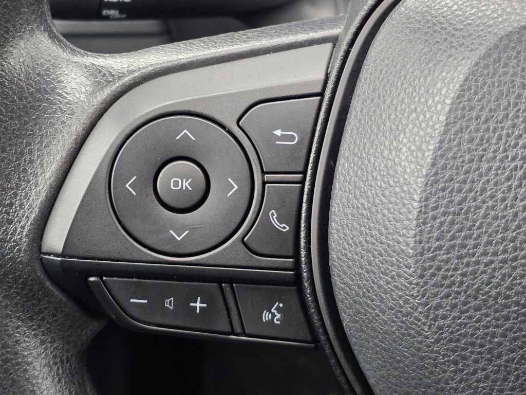 2024 Toyota RAV4 XLE - Photo 14