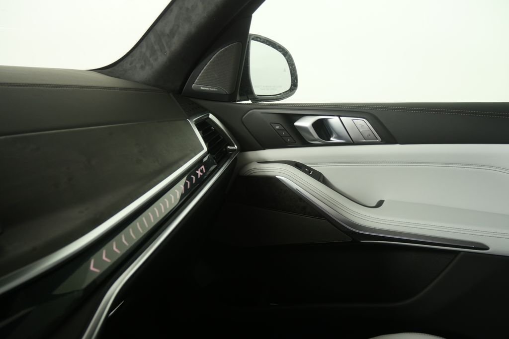New 2027 Alpine White BMW xDrive40i image 25