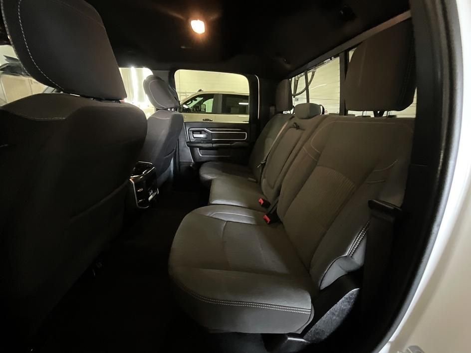 Used 2022 White Ram Big Horn image 28