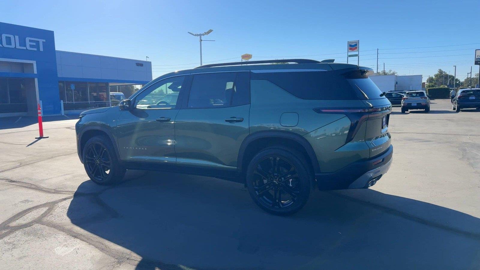 2027 Chevrolet Traverse LT - Photo 8