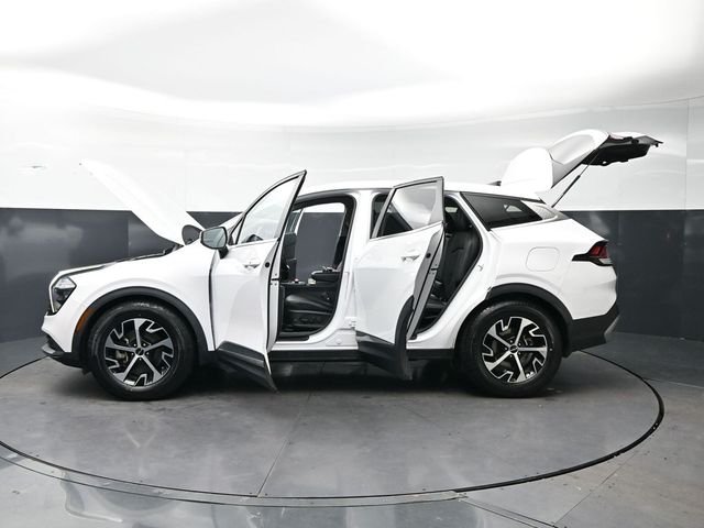 Used 2023 White Pearl Kia EX image 34
