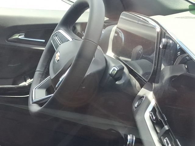 New 2026 Summit White Chevrolet LT image 9