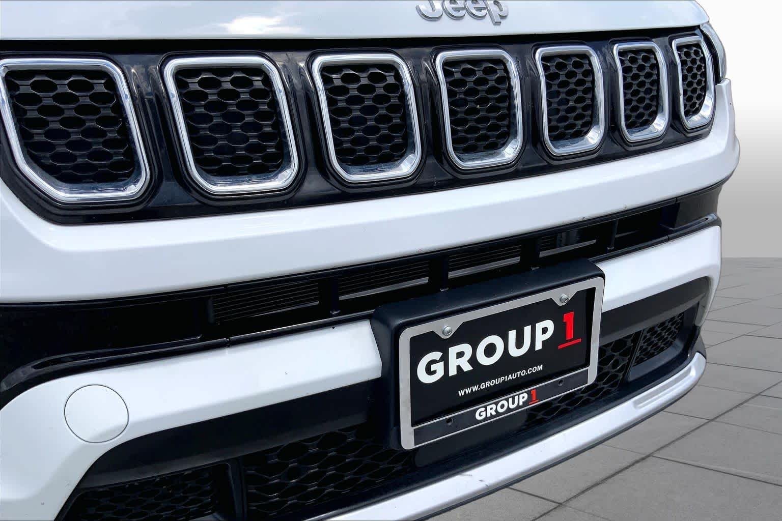 Used 2024 Bright White Clearcoat Jeep Limited image 29