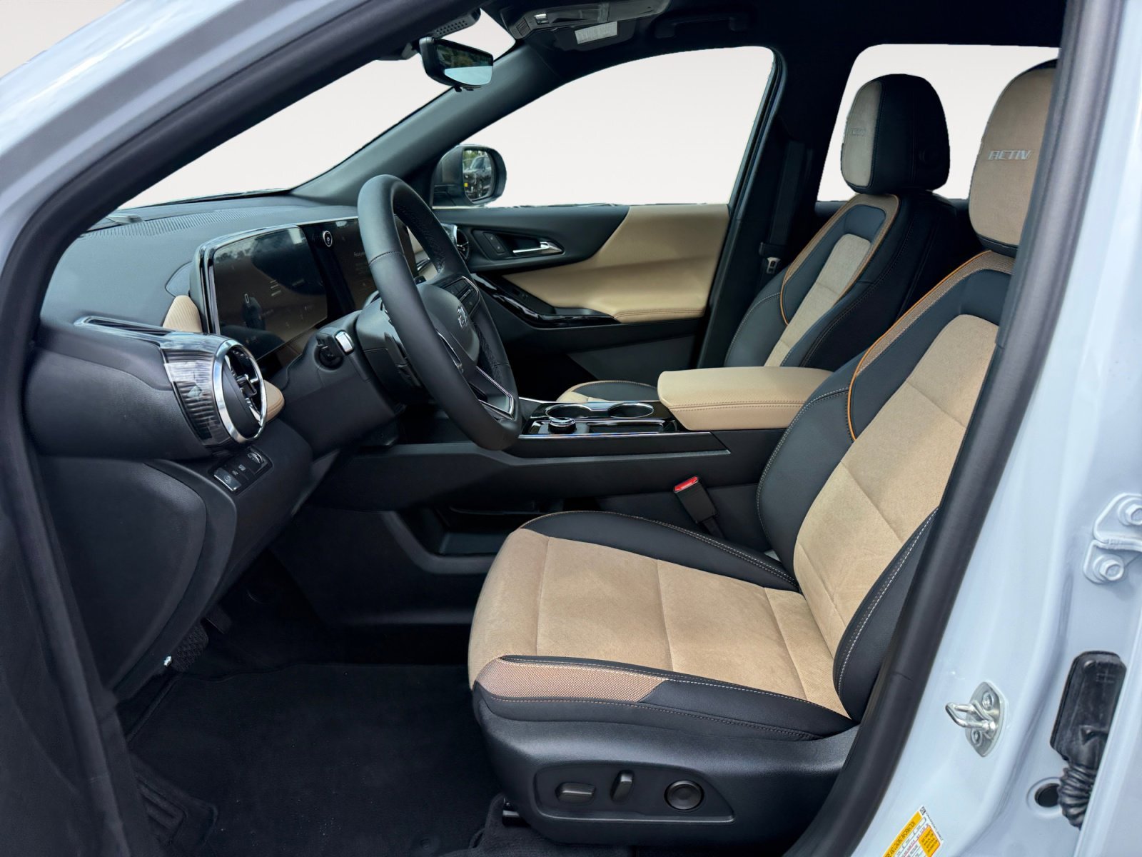 New 2026 Polar White Tricoat Chevrolet FWD ACTIV image 10