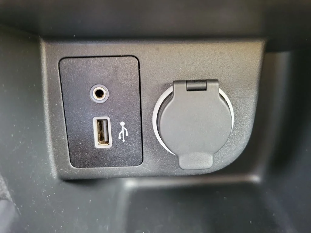 Used 2024 White Nissan S image 37