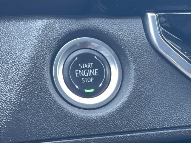 Used 2024  Chevrolet Work Truck image 22