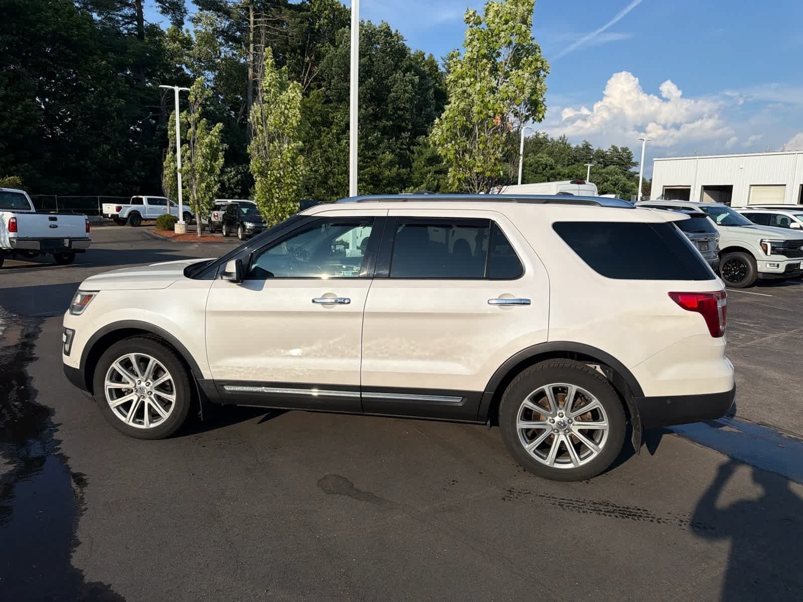 Used 2017 White Platinum Metallic Tri-Coat Ford Limited image 10