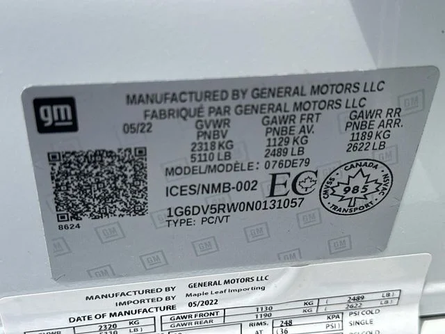 Used 2022 White Cadillac V-Series image 17