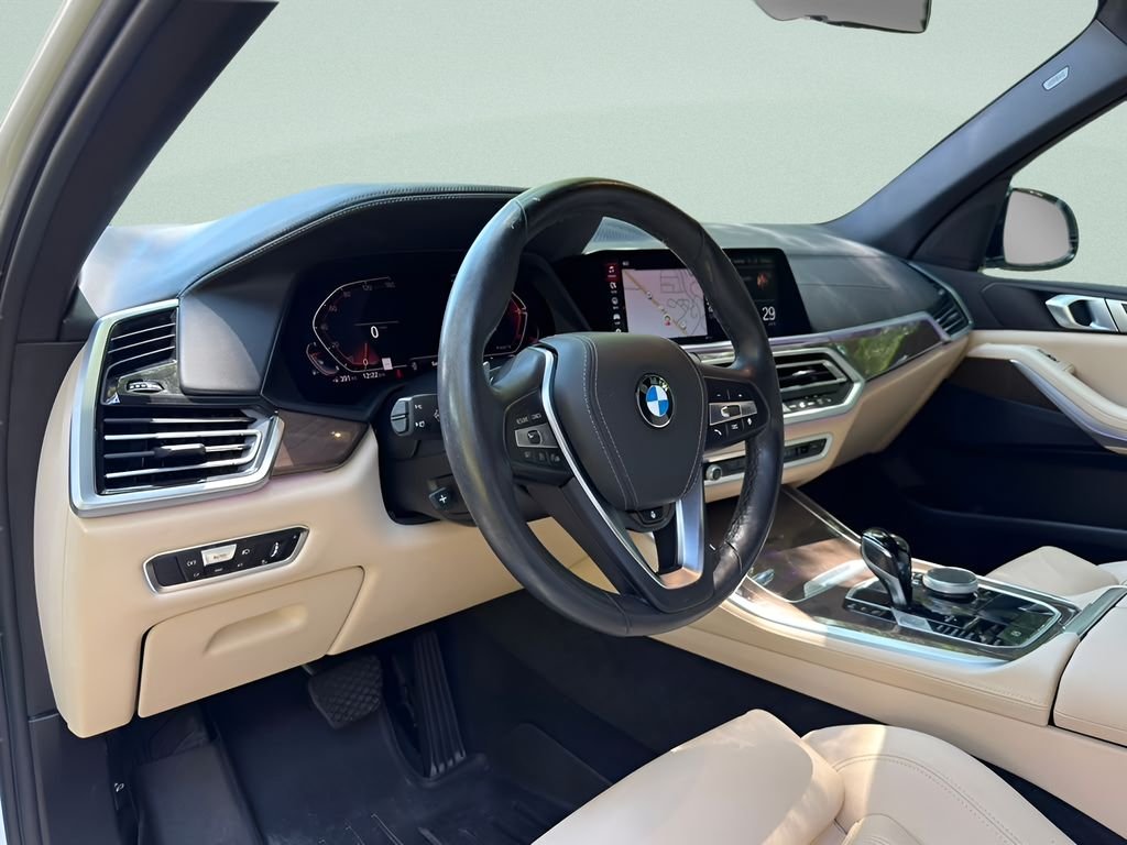 Used 2022 White BMW xDrive40i image 11