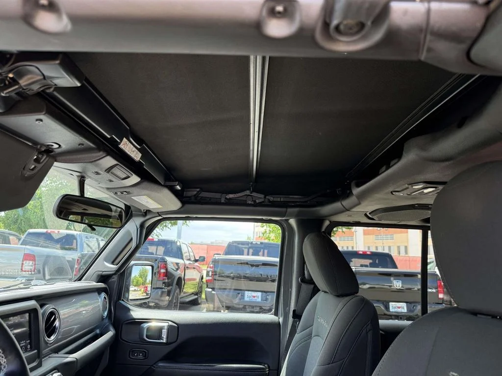 Used 2021 Gray Jeep Unlimited Sahara image 4