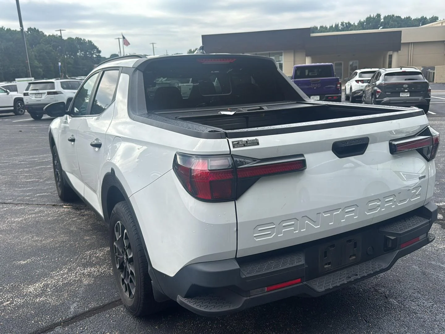 Used 2023 Atlas White Hyundai SEL image 5