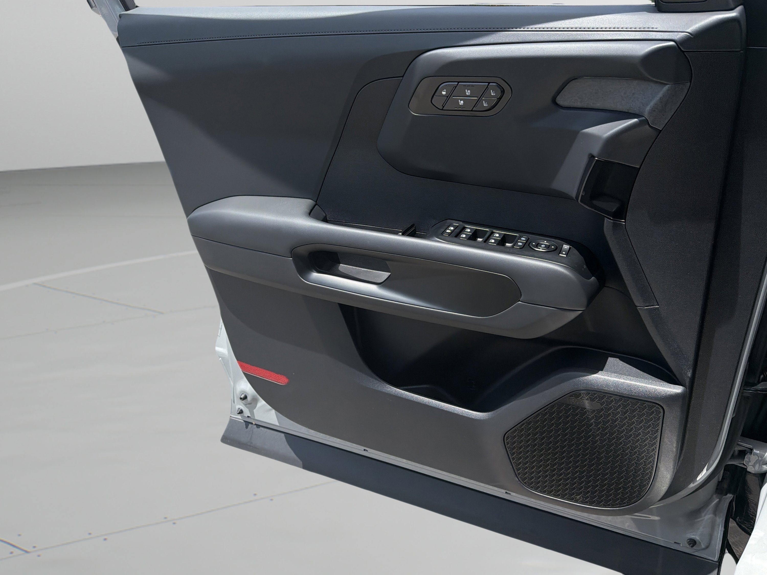 New 2027 Wolf Gray Kia X-PRO SX image 17