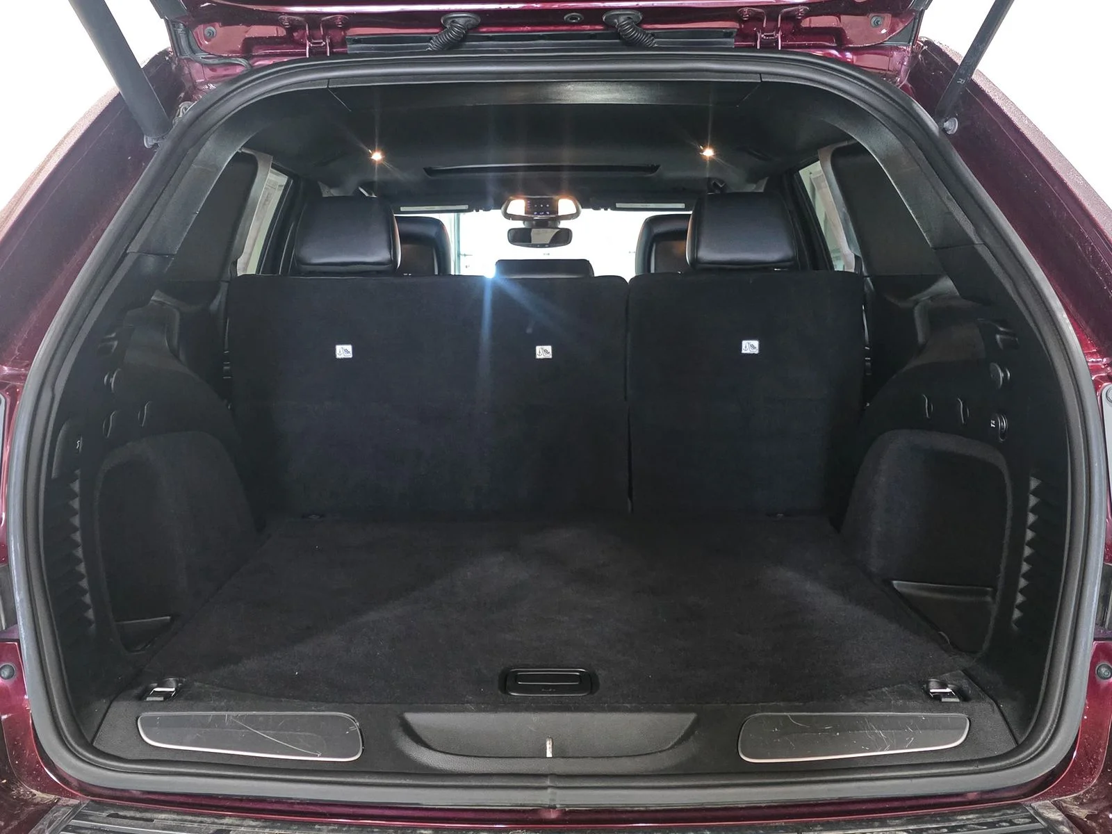 Used 2018 Red Jeep Limited image 17