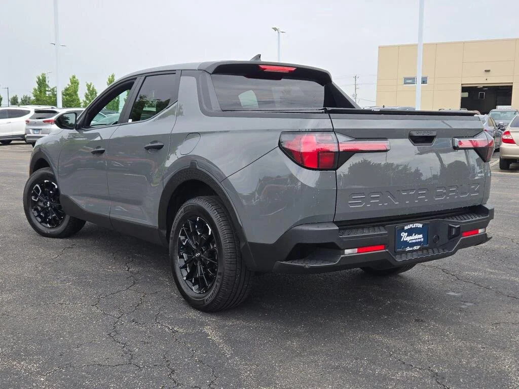 Used 2022 Hampton Gray Hyundai SEL image 13