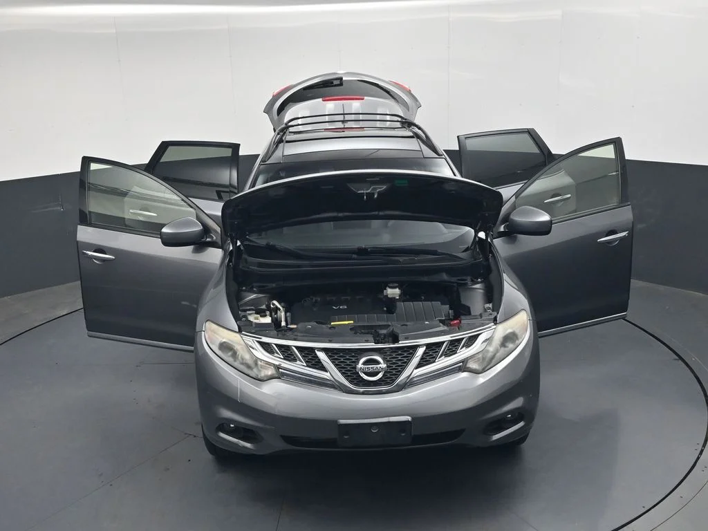 Used 2013 Gray Nissan SL image 50