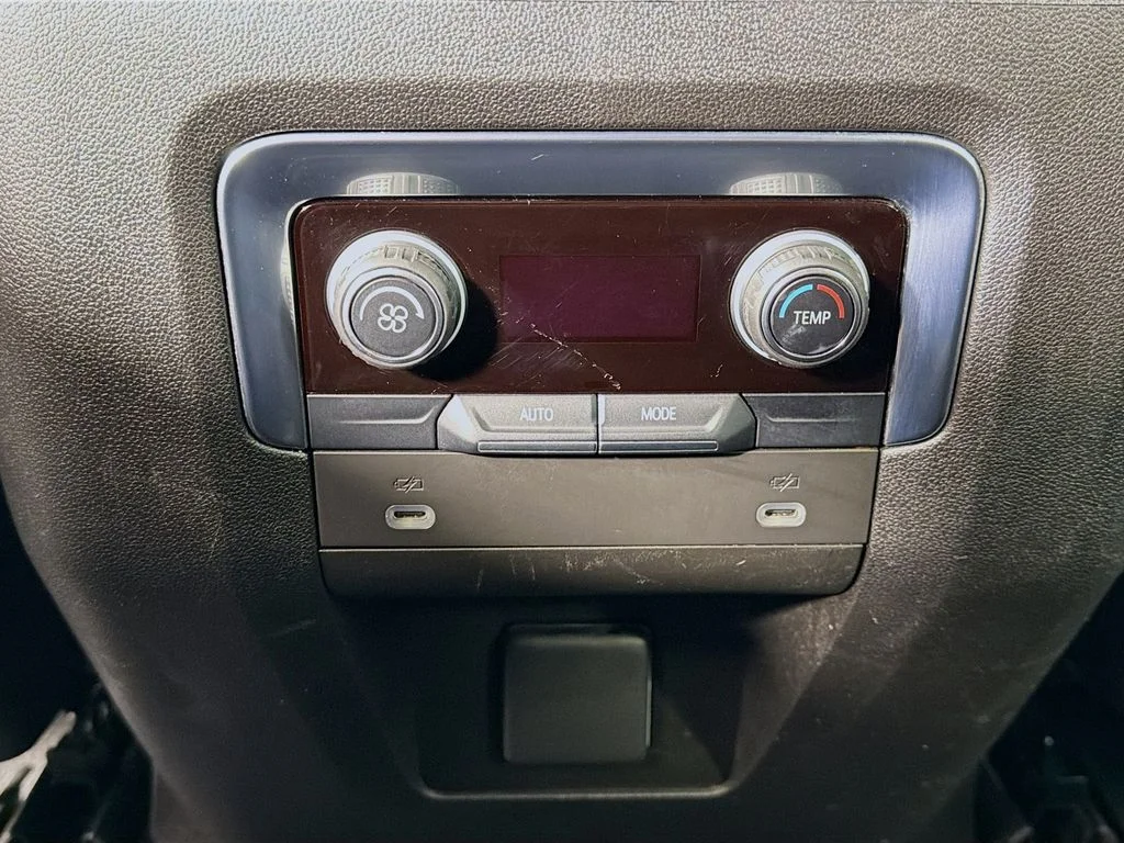 Used 2021 Gray Chevrolet Z71 image 23
