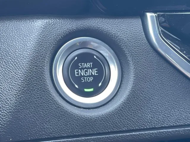 Used 2024  Chevrolet Work Truck image 22