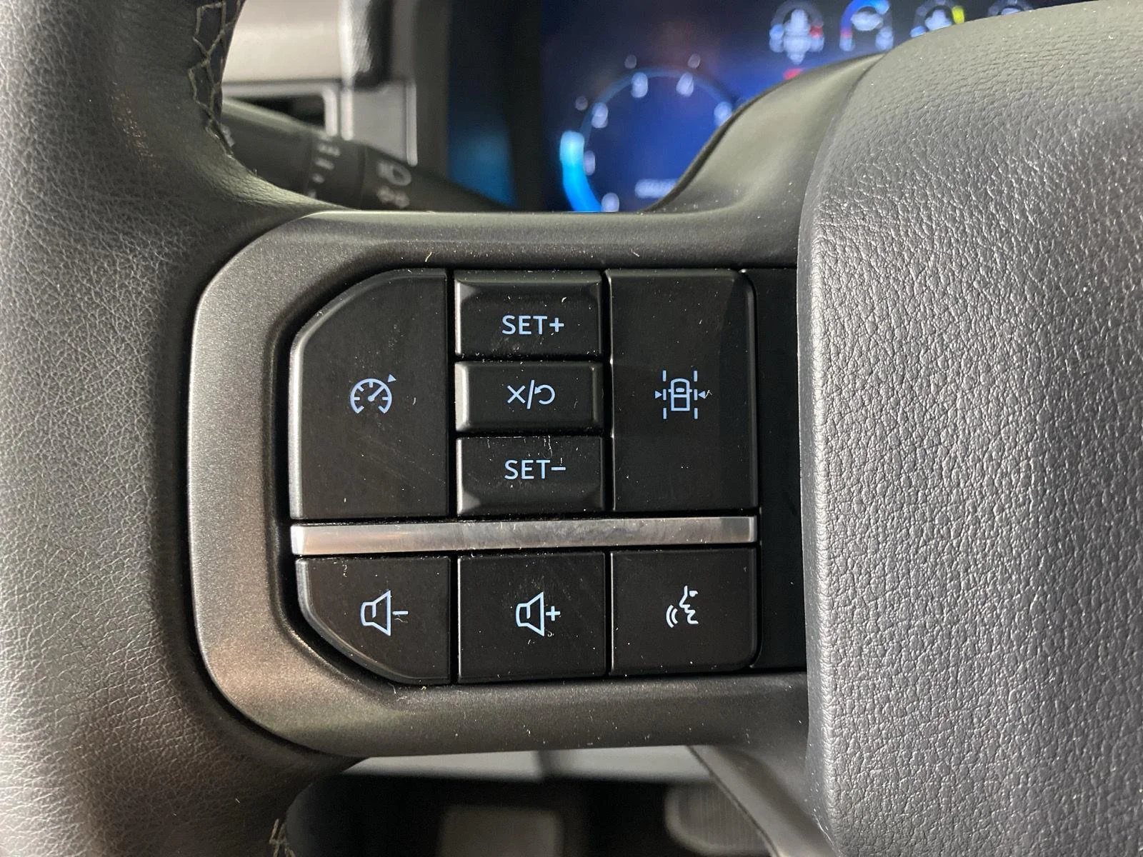 Used 2025 Atlas Blue Ford XLT image 15