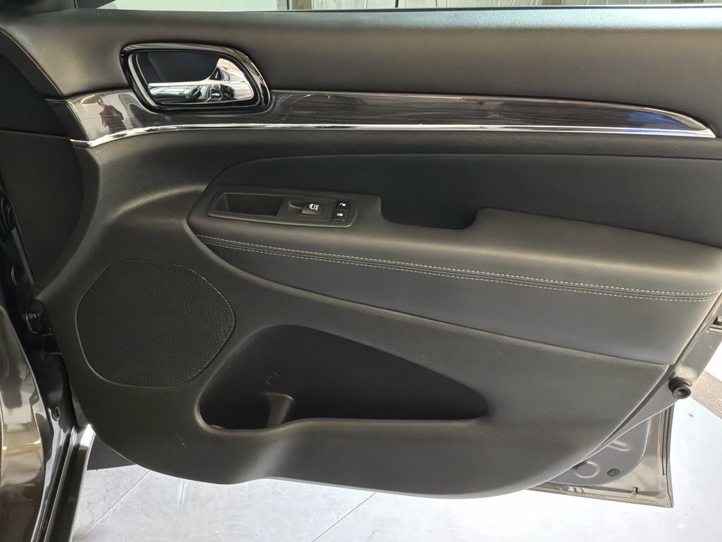2020 Jeep Grand Cherokee Overland - Photo 20