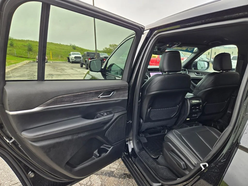 Used 2025 Black Jeep Limited image 27