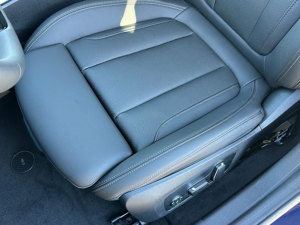 New 2026 Tanzanite Blue II Metallic BMW eDrive40 image 15