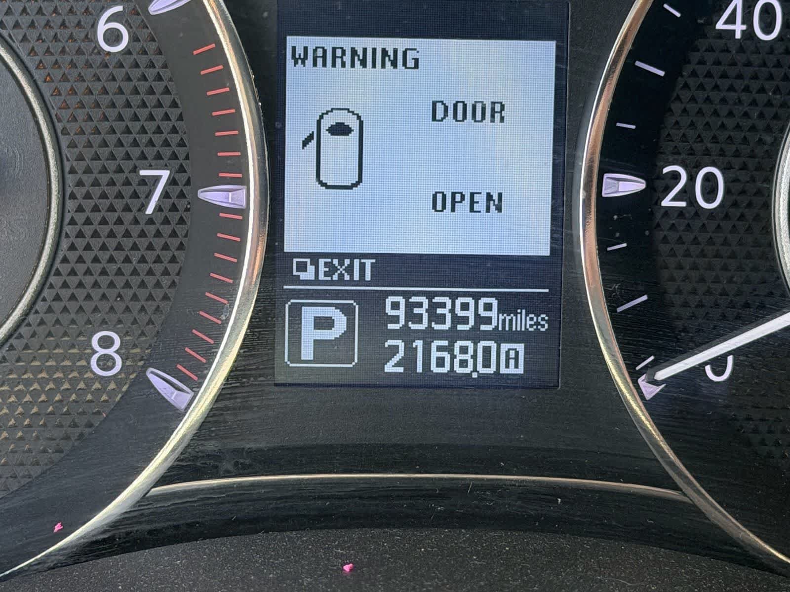 Used 2018 Gun Metallic Nissan SL image 9