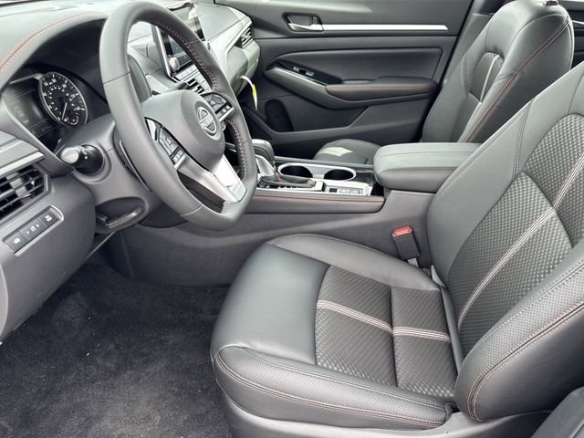 2025 Nissan Altima SR - Photo 12