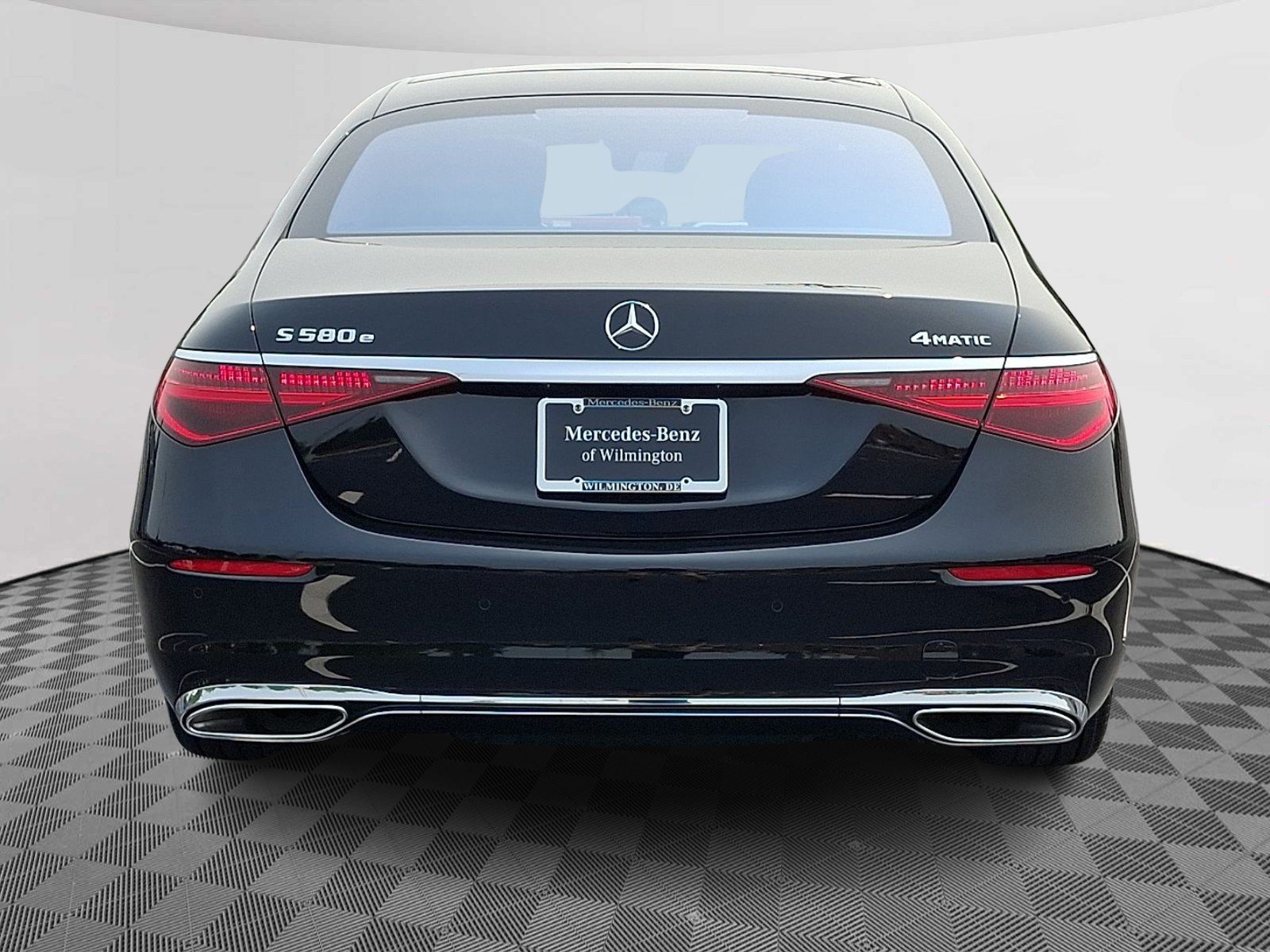 Certified Used 2024 Black - 040 Mercedes-Benz 4MATIC® image 5