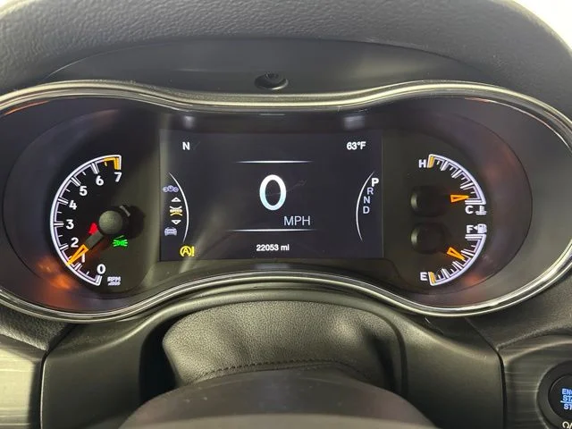 Used 2020 Billet Silver Metallic Jeep Laredo image 18