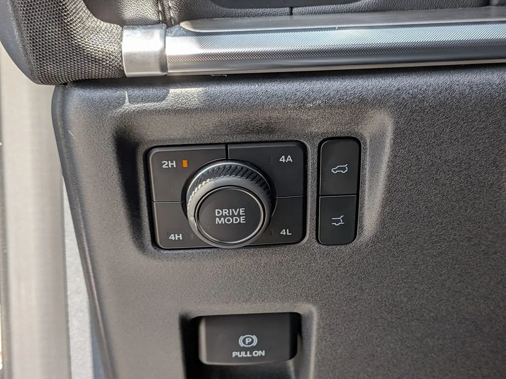 Used 2025 Black Ford Platinum image 18