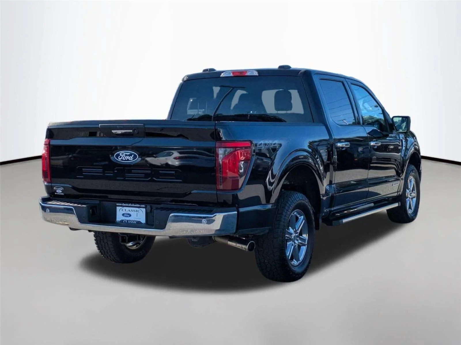 Used 2024 Agate Black Metallic Ford XLT image 5