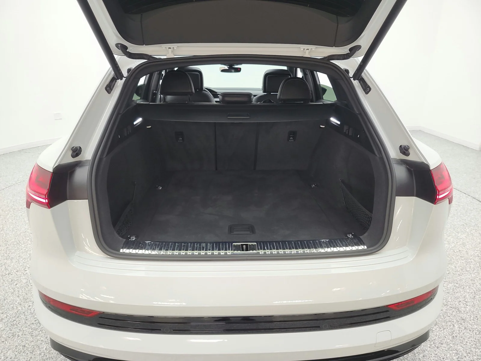 Used 2023 Glacier White Metallic Audi Premium Plus quattro image 18