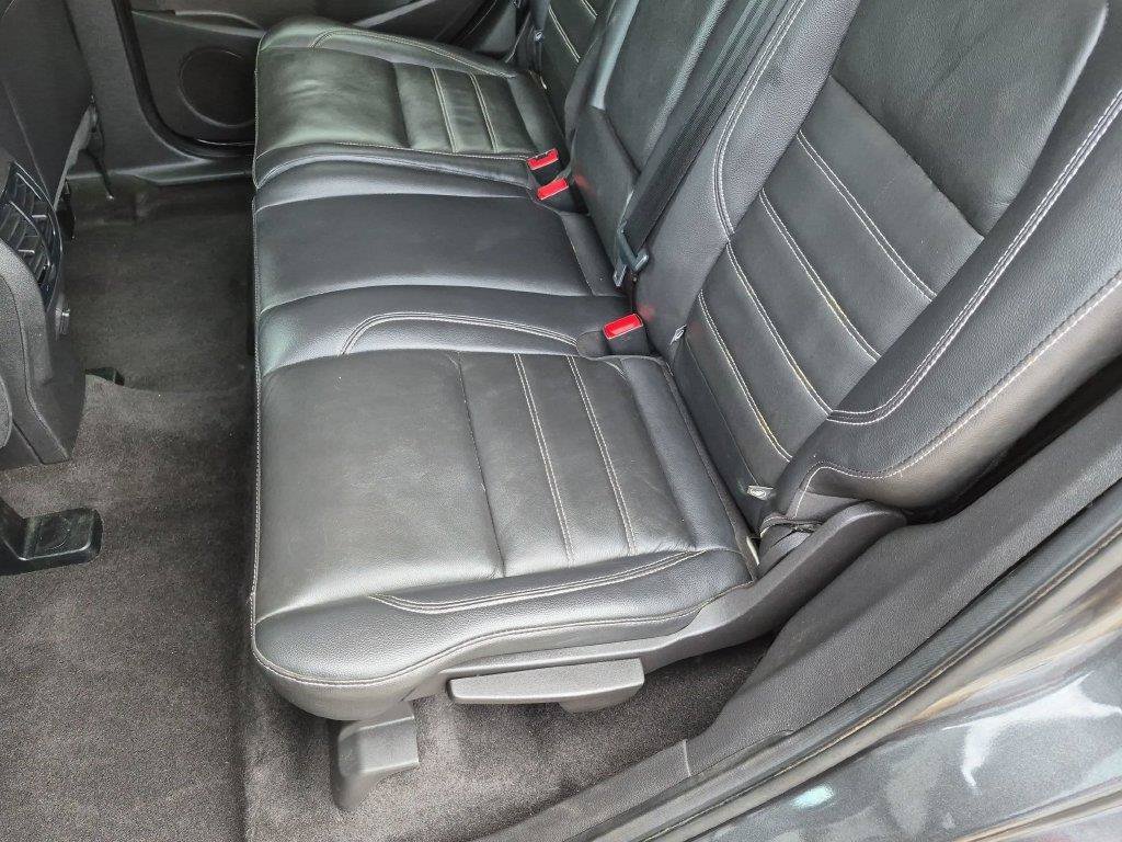 Used 2018 Gray Ford SEL image 22
