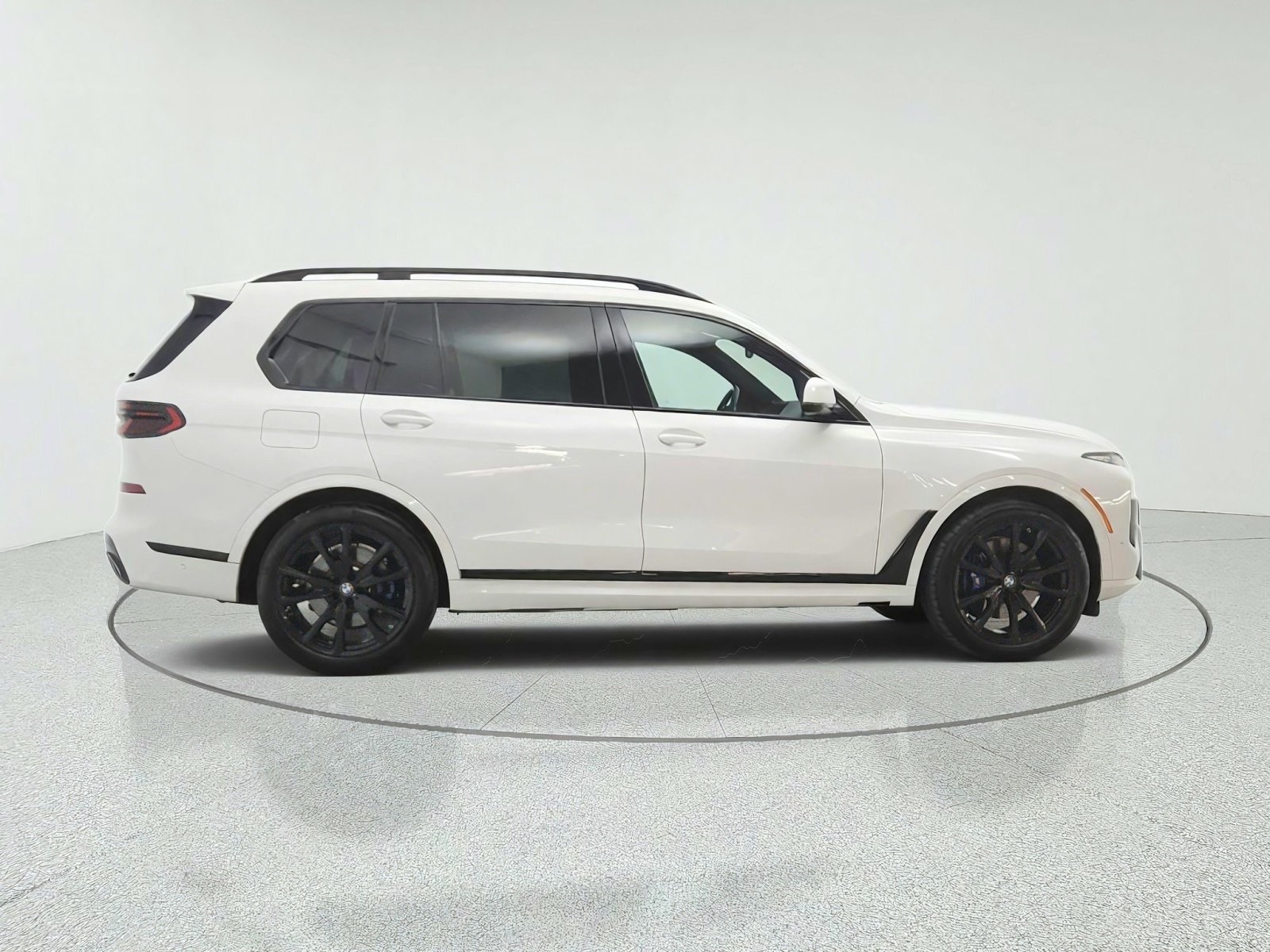 Used 2025 Alpine White BMW xDrive40i image 4
