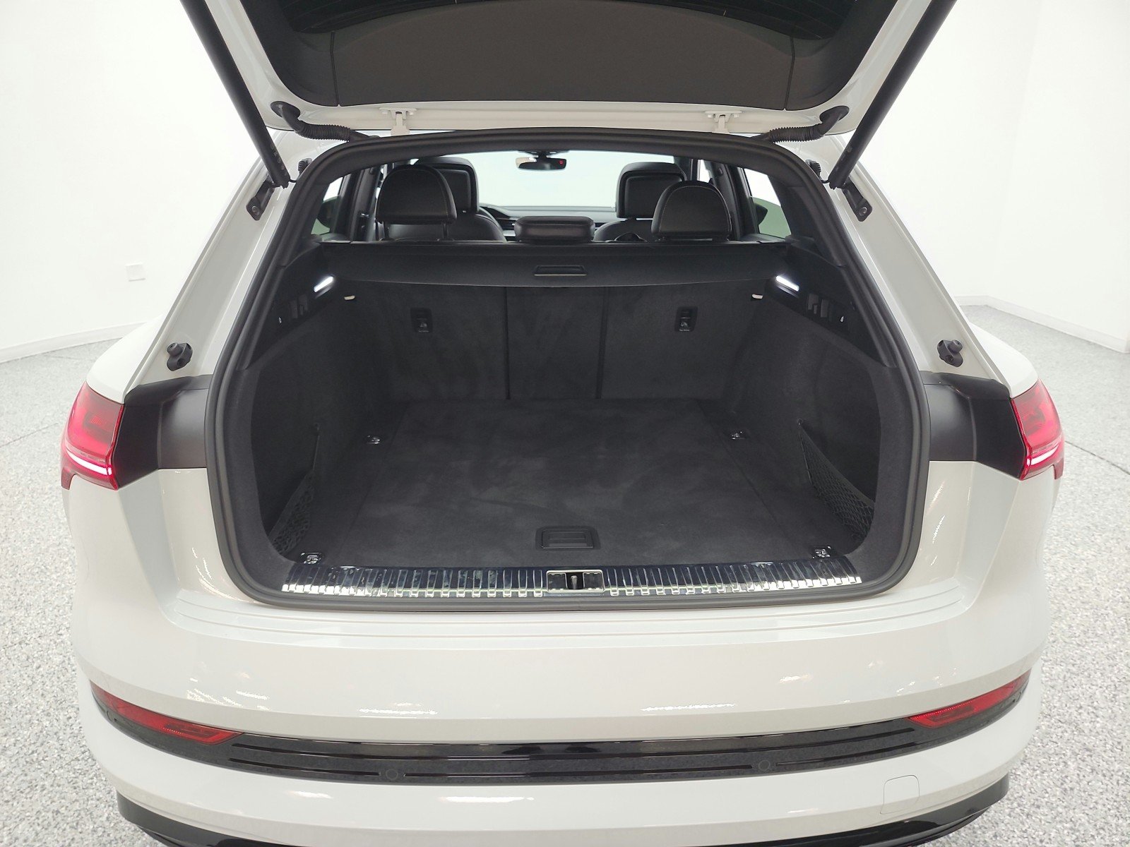 Used 2023 Glacier White Metallic Audi Premium Plus quattro image 26