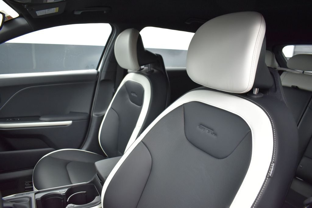 New 2026 Snow White Pearl Kia GT-Line image 9