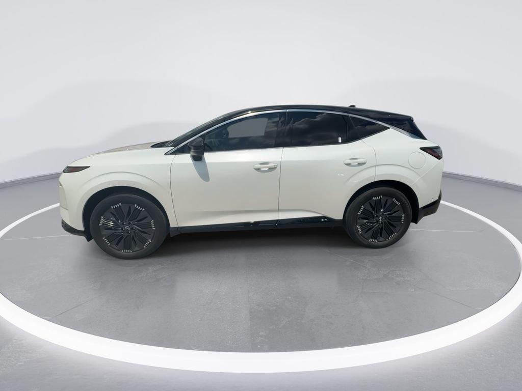 Used 2025 White Nissan Platinum image 5