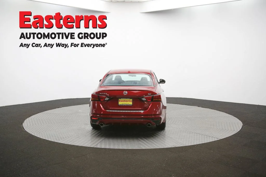Used 2021 Red Nissan 2.5 SV image 37