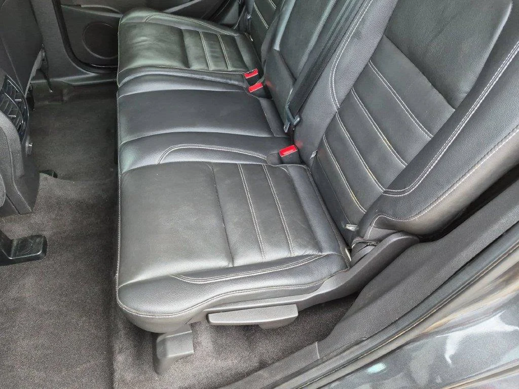Used 2018 Gray Ford SEL image 22