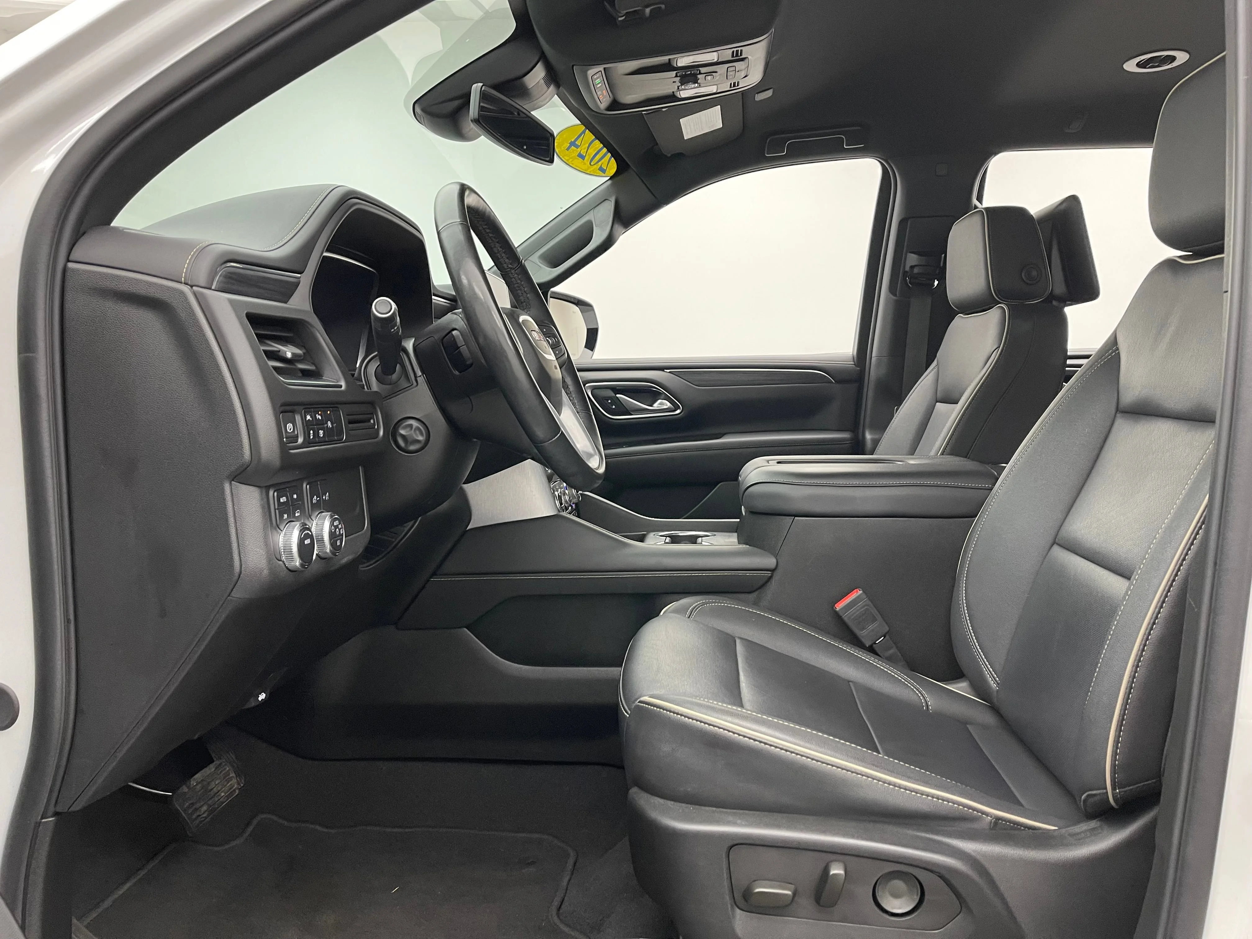 Used 2024 White Frost Tricoat GMC SLT image 19