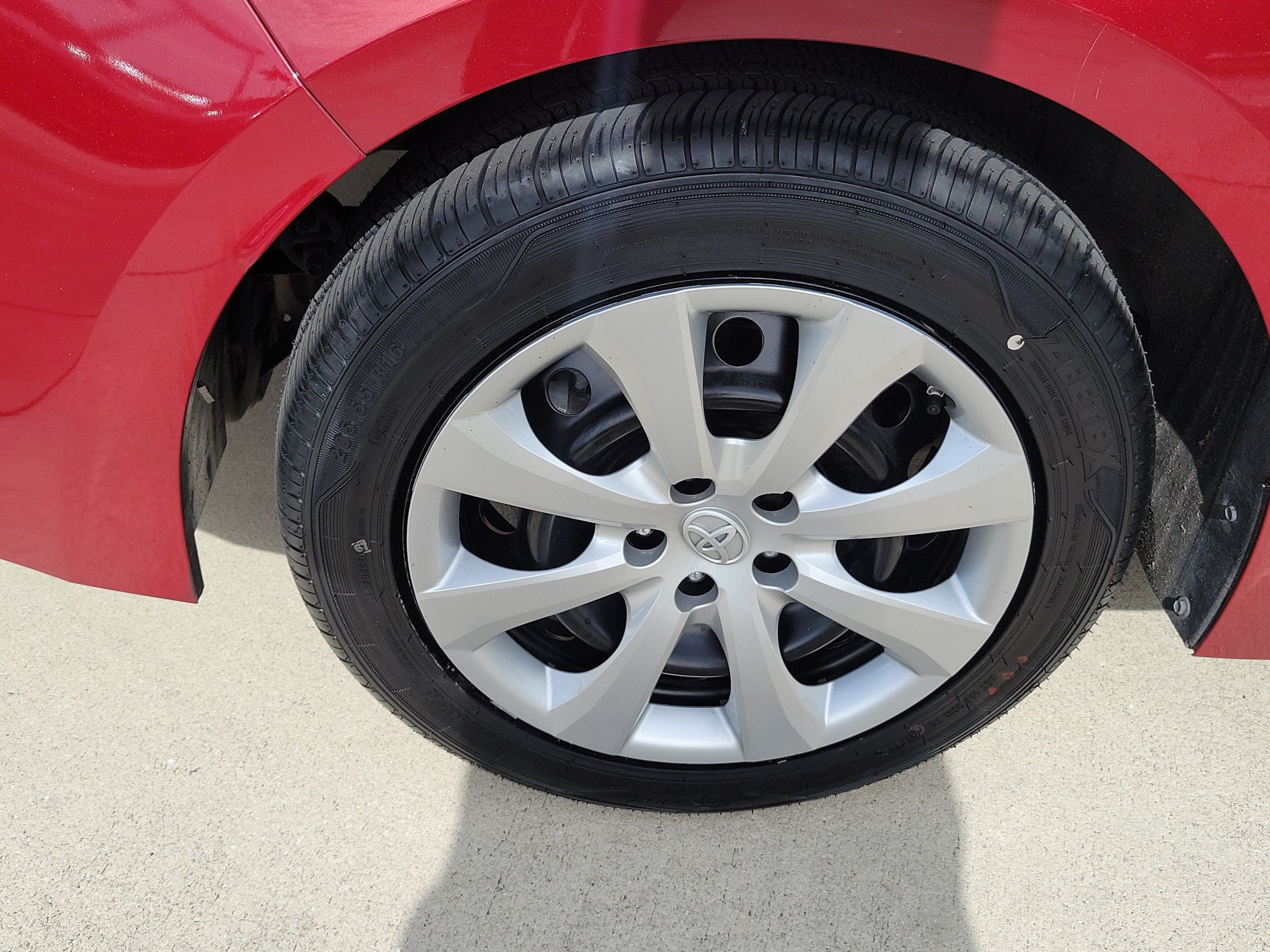 Used 2023 Pearl Toyota LE image 8
