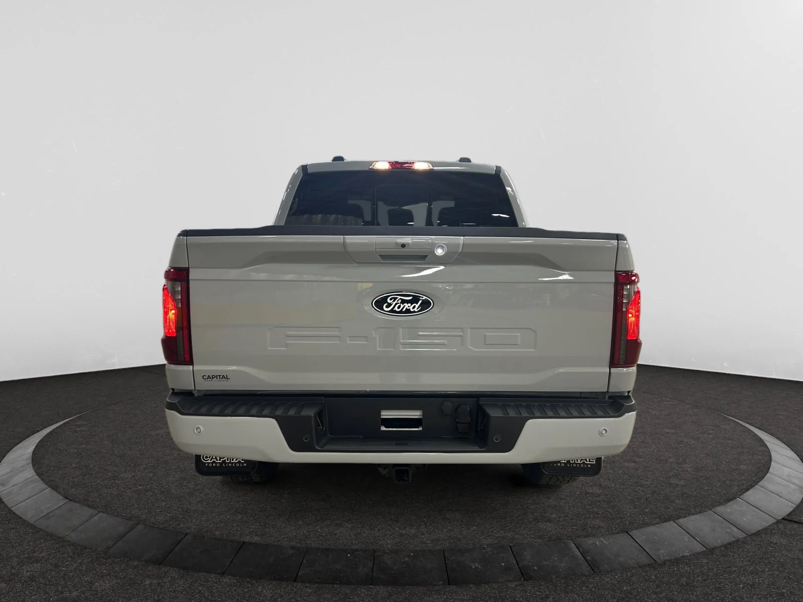 New 2026 Avalanche Ford XLT image 4
