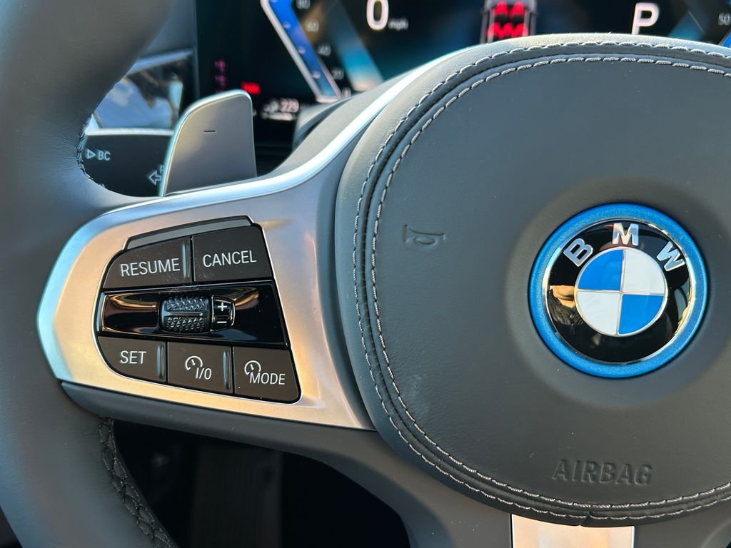 New 2026 Dravit Grey Metallic BMW xDrive50e image 19