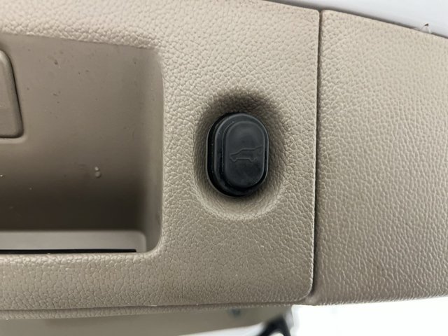 Used 2015 Summit White Chevrolet LTZ image 32