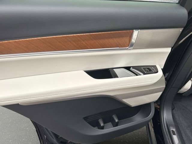 2026 Cadillac VISTIQ Luxury - Photo 11