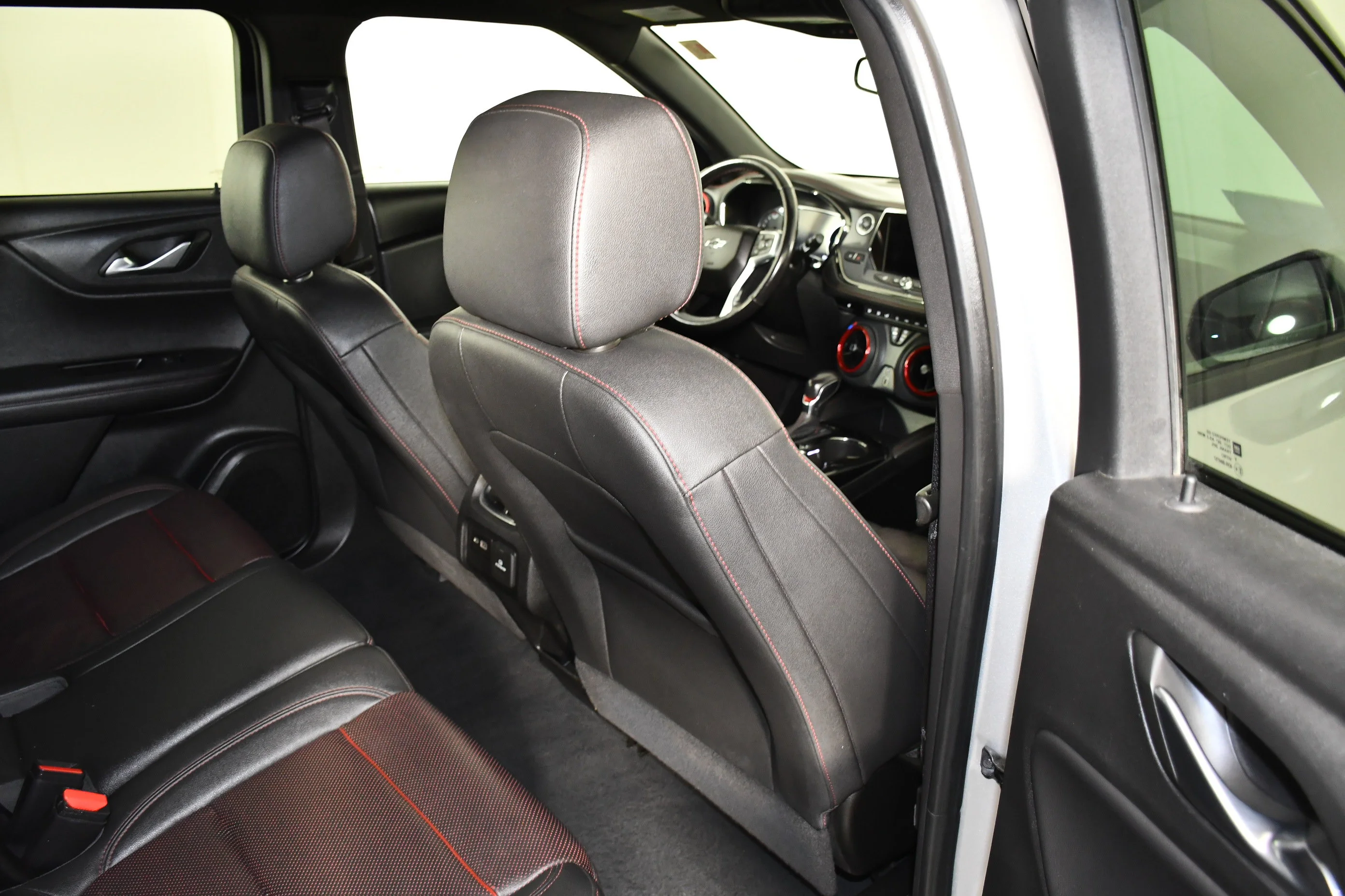 Used 2022 Silver Ice Metallic Chevrolet RS image 43