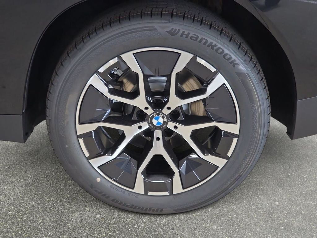 New 2026 Black Sapphire Metallic BMW 30 xDrive image 17
