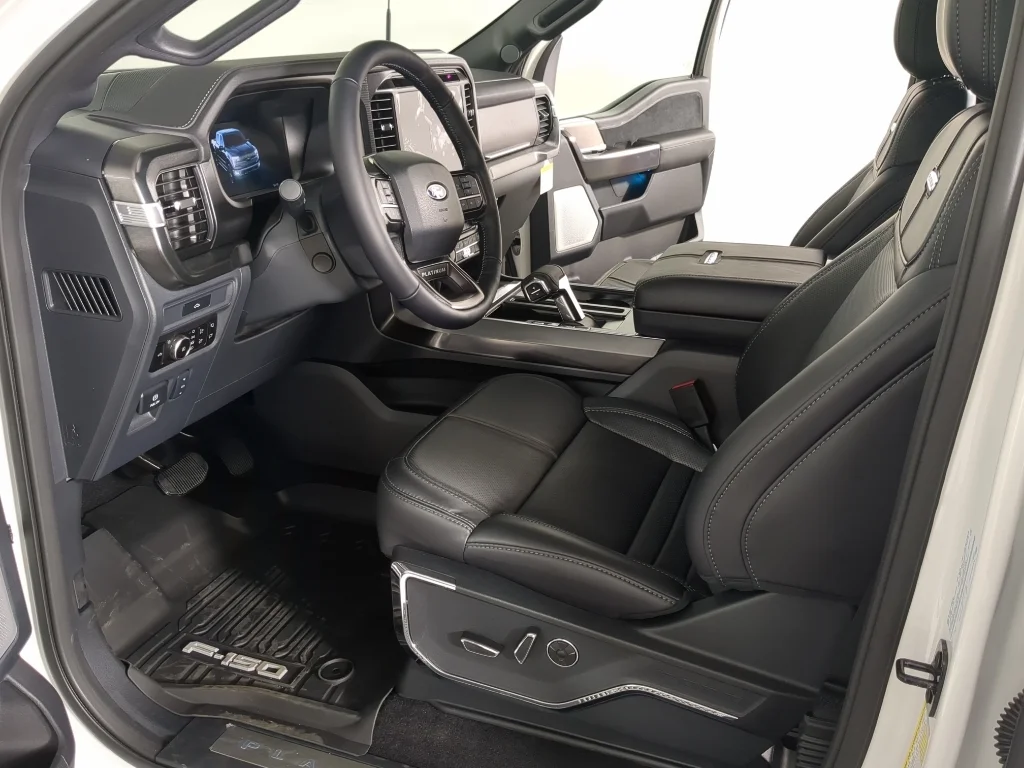 New 2026 Star White Metallic Tri-Coat Ford Platinum® image 10