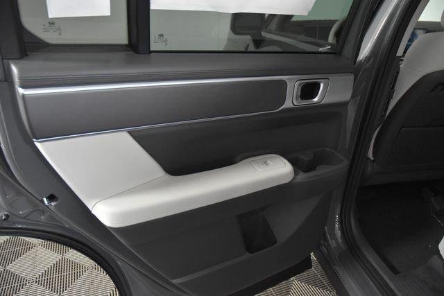 New 2027 Gray Hyundai SE AWD image 79