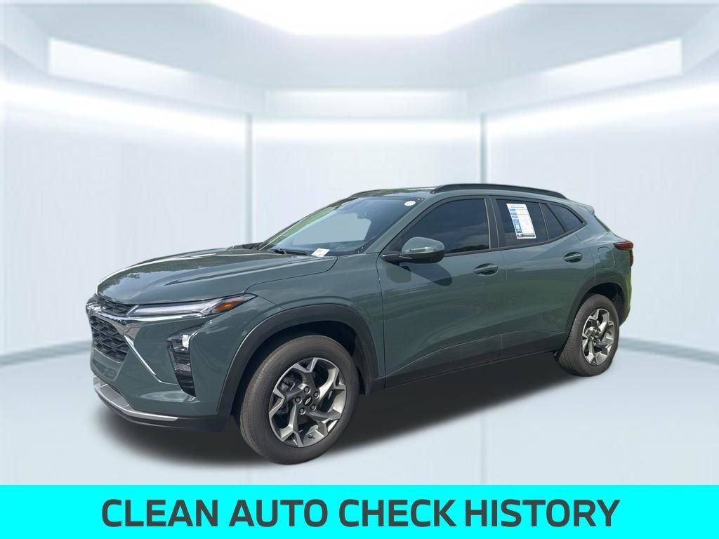Used 2025 Gray Chevrolet LT image 2